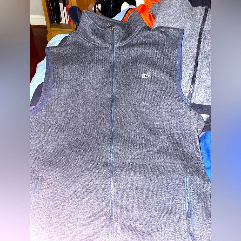 Men’s medium Vineyard Vines fleece vest